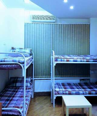 Хостел 365 Москва Спальное место на двухъярусной кровати в общем номере для мужчин-5